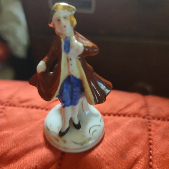 Figure - Picture 9 of 11